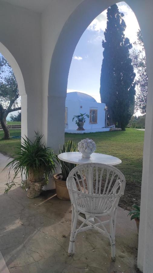 Lella Zohra, Studio Avec Piscine A Sidi Bou Said Bed & Breakfast Exterior foto