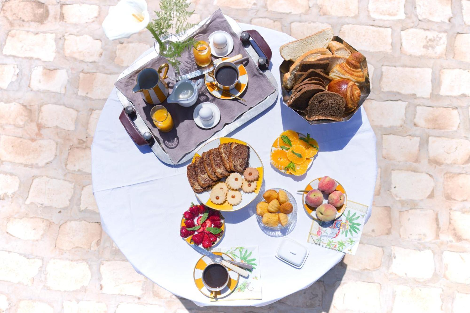 Lella Zohra, Studio Avec Piscine A Sidi Bou Said Bed & Breakfast Exterior foto