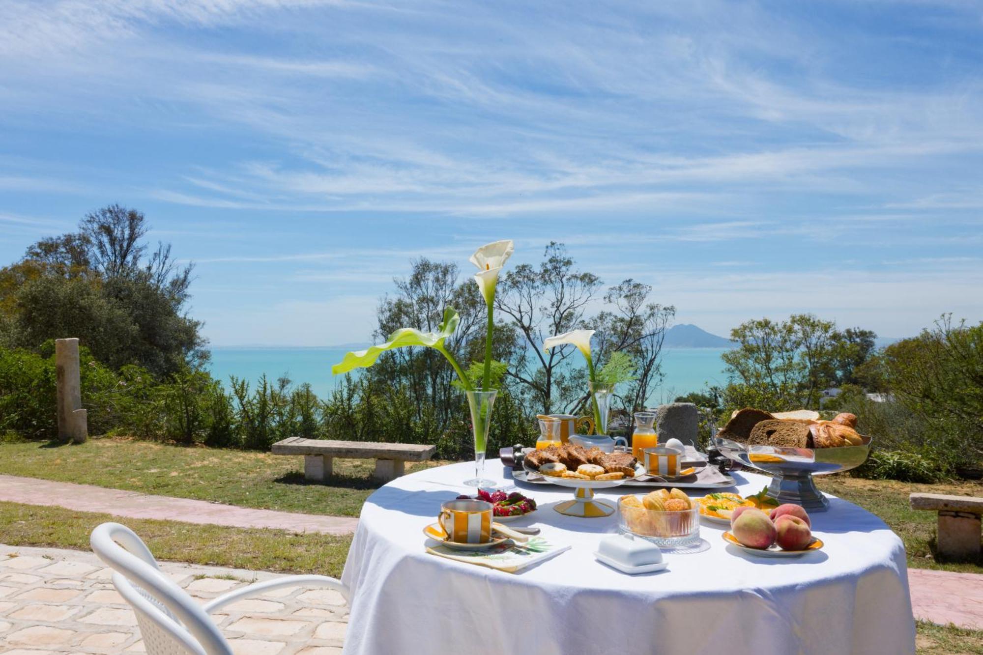 Lella Zohra, Studio Avec Piscine A Sidi Bou Said Bed & Breakfast Exterior foto